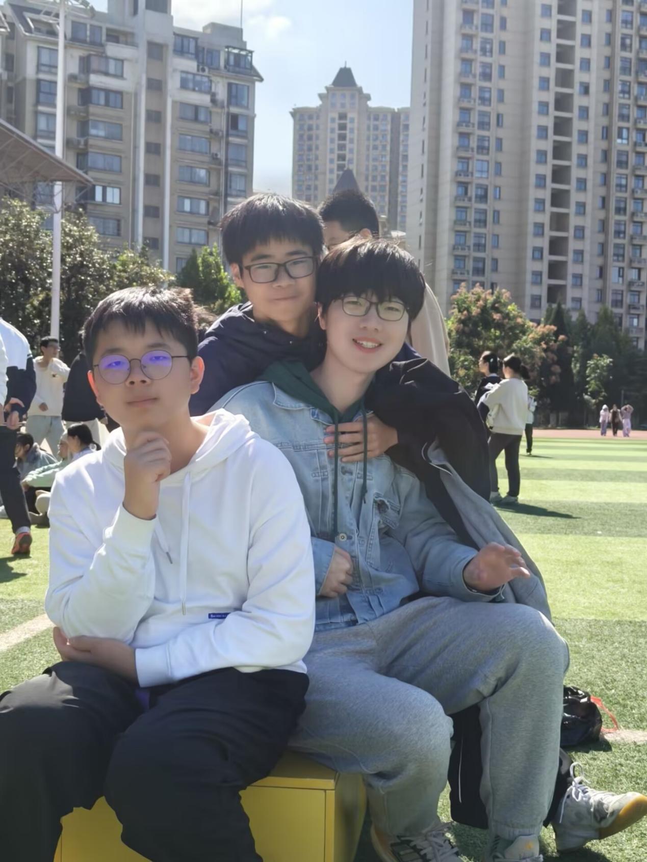 933AAEBA1840F0F2ED69F169850E0F82