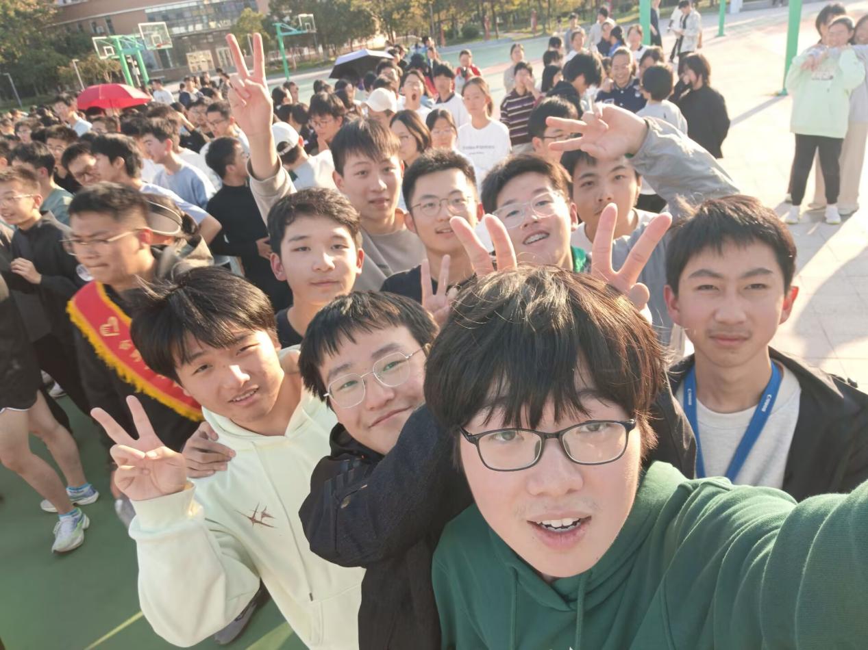 9E81EA1000129DD8404E2984B0495335