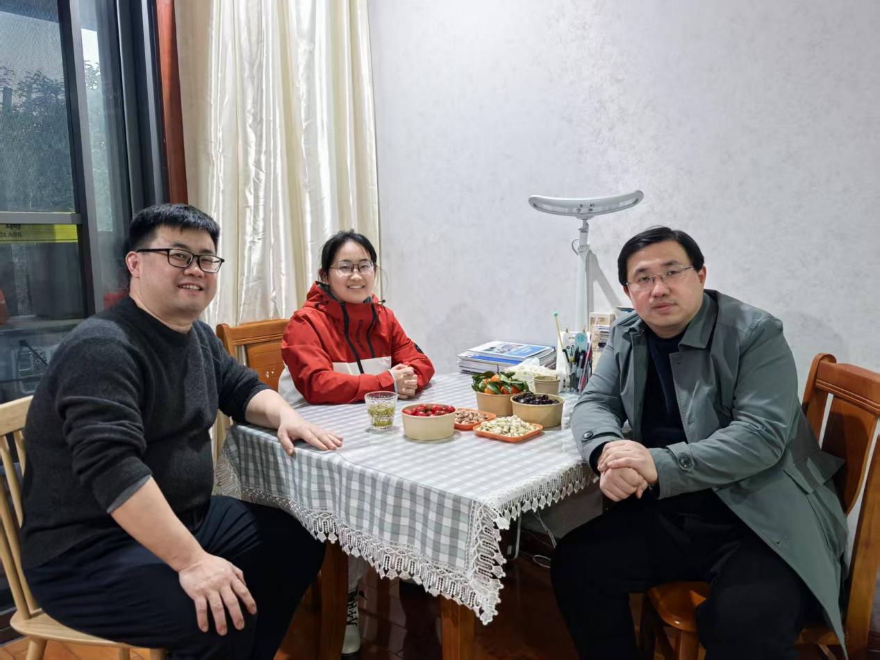 E35F2AFE2369F7821E4B66F296D06D07