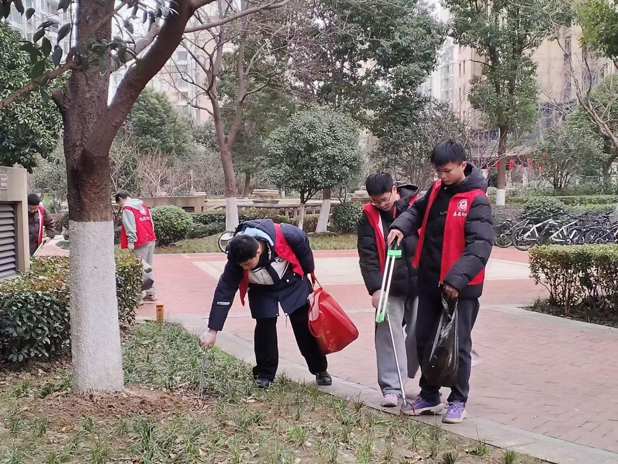 9e6edac3afd54502184a03eea2bbea83