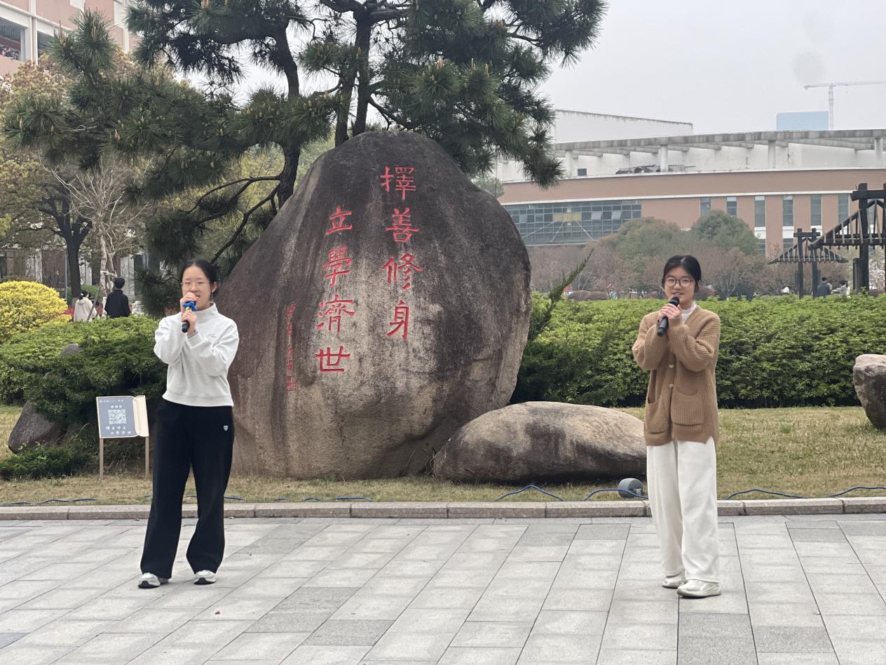 A1F5BFEB66574DA4D0055596E5E07A54