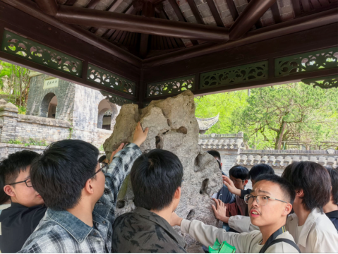 2026-04-10 19:56:23.562000