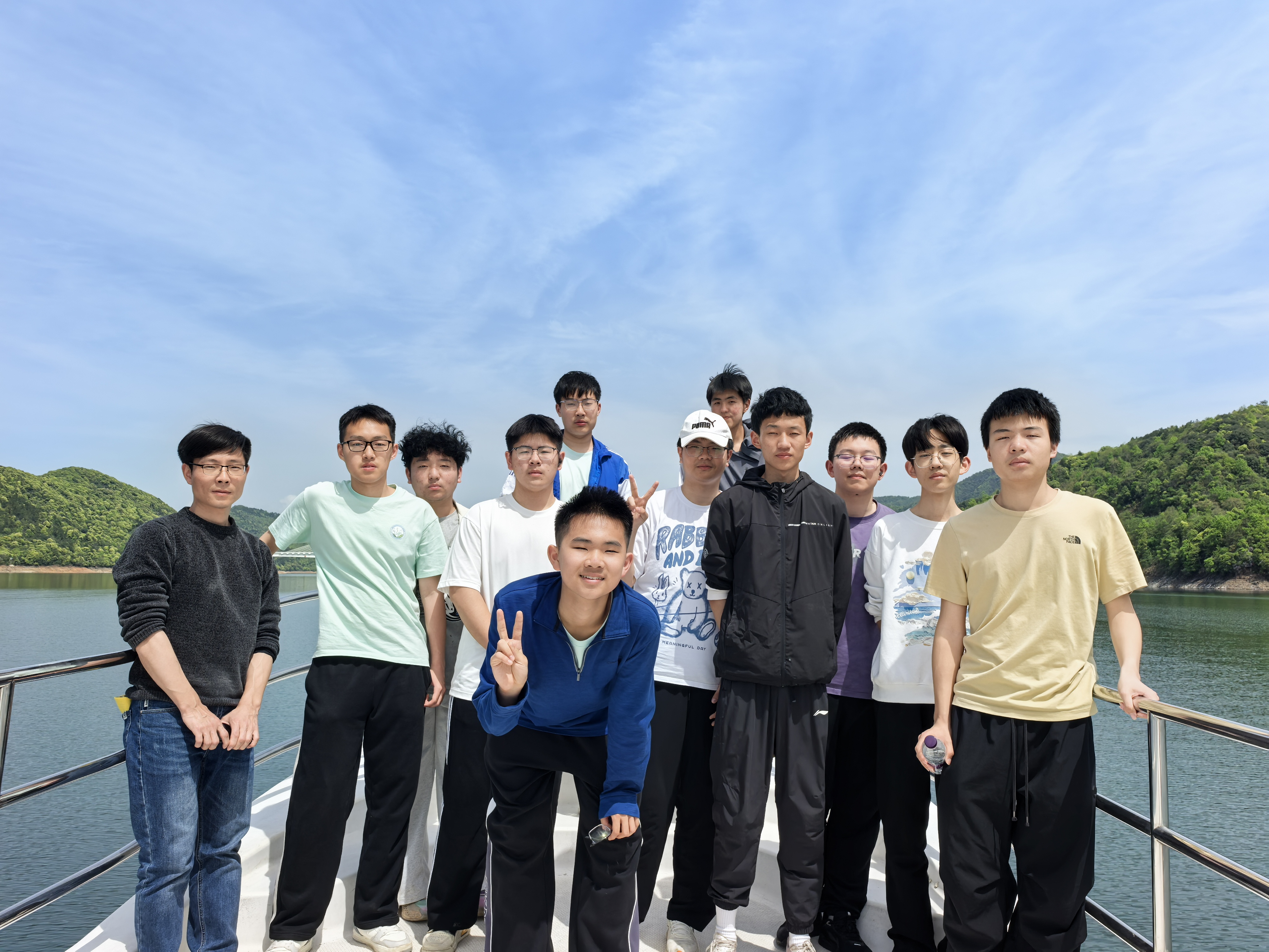 0F15312C122F378A2BF1A0C43369E739